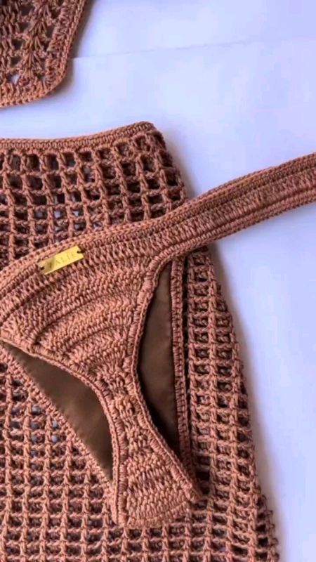 Conjunto de biquíni em crochê