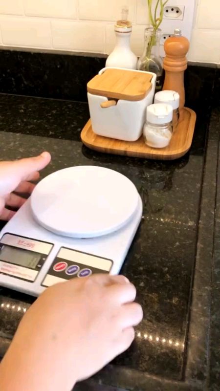 Balança de Cozinha Digital Alta Precisão 10kg para Dietas e Fitness. Clique na sacolinha para comprar. #Balançadeprecisão #Dietas #Fitness #Fit #fyp