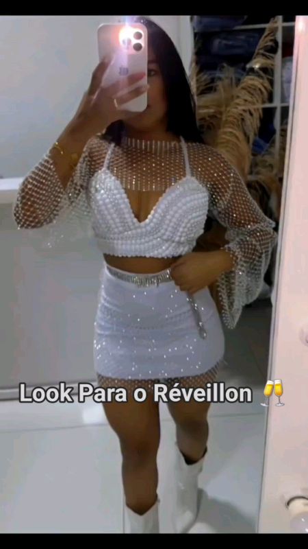 Comentem o que vocês gostam de ver nos vídeo!! #look #reveillon #branco #brilho #fimdeano #modafeminina