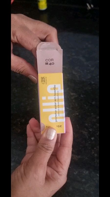 Olli Bastão Multifuncional com Proteção Solar.