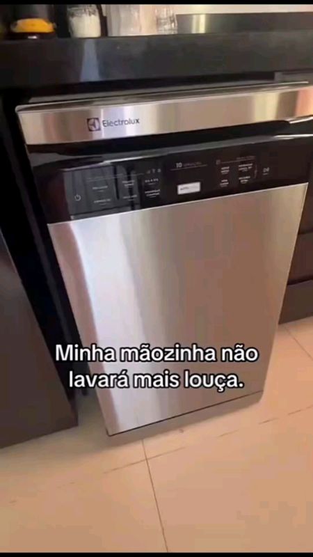 Lava-Louças Electrolux 10 Serviços Inox LL10X Higieniza Compras #LavaLouças #Electrolux #CozinhaModerna #Eletrodomésticos #CasaPrática #Inox