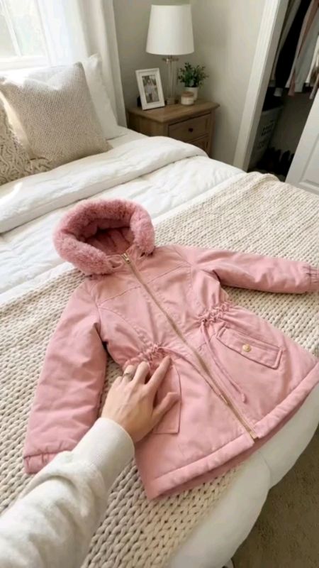 Jaqueta menina parka peluciada casaco infantil com capuz bobojaco#jaqueta#prka#peluciada#menina#shopee