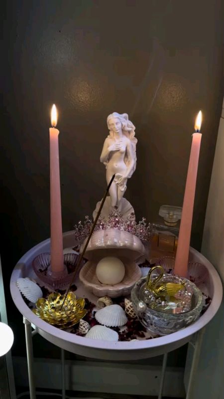 Escultura Deusa Afrodite Vênus De Millus milo concha #afrodite #escultura #magia #altar