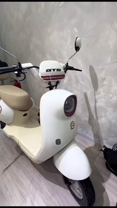 ￼BICICLETA ELÉTRICA VESPA 600W