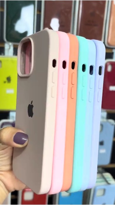 Case aveludada para seu iPhone esse nunca sai de moda clique na sacolinha e garante com desconto ⬆️ #capacelular #capasilicone #iphone #celular