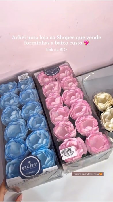 Essas forminhas de docinhos finos deixam qualquer mesa ainda mais linda e elegante! 😍🍬 #ShopeeAchados #MesaPosta #Festas #DocesFinos #Decoracao