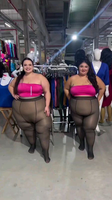 #meiacalça #meiacaçafelpuda #meiacalçapeluciada #meiacalçaplussize #plussize #modaplussize #invernofeminino #lookinverno #meiacalçatérmica #legingplus
