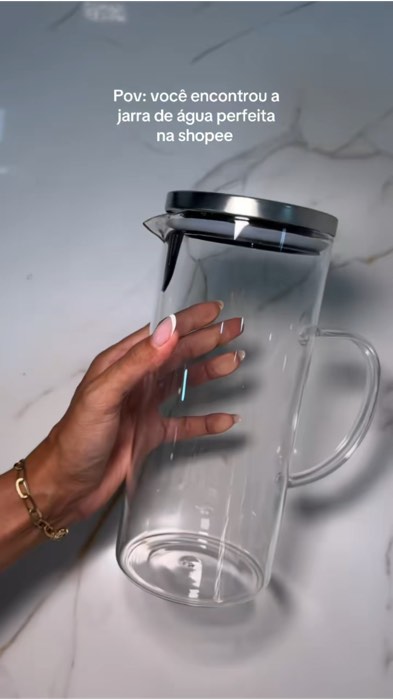 Deixe sua cozinha mais elegante e prática com essa jarra de vidro perfeita. Ideal para água, sucos e drinks. #jarra