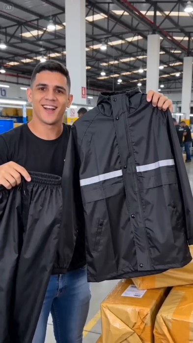 motoqueiro seco e protegido mesmo nos dias mais intensos. 🛡️  #capadechuva #motoqueiro #moto #motolife #acessoriosparamoto #protecaototal #pilotagem